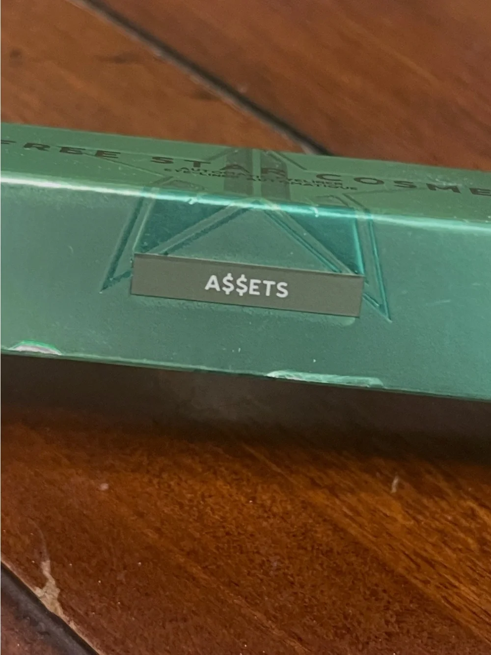 Jeffree Star automatic eyeliner